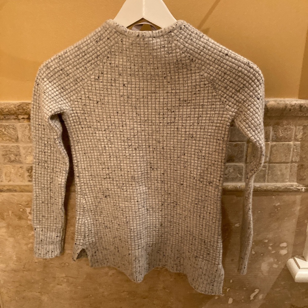 Soft sweater! - Picture 3 of 3